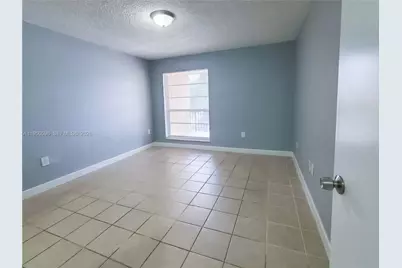 1990 W 56th St #1216, Hialeah, FL 33012 - Photo 5