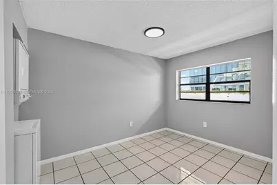 2924 Collins Avenue #501, Miami Beach, FL 33140 - Photo 17