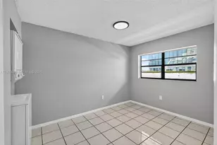 2924 Collins Ave, Miami Beach, FL 33140 - Photo 17