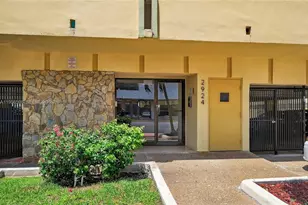 2924 Collins Ave, Miami Beach, FL 33140 - Photo 3