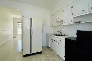 3667 NW 5th St, Miami, FL 33125 - Photo 7