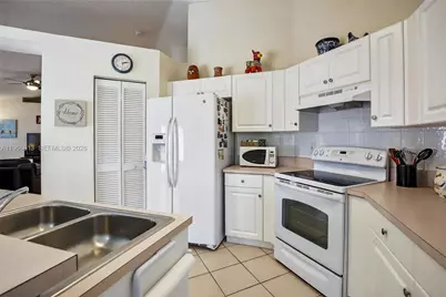 7306 NW 1st Mnr, Plantation, FL 33317 - Photo 17