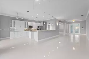 16640 NW 86th Ct, Miami Lakes, FL 33016 - Photo 5