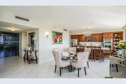 20191 E Country Club Dr #901, Aventura, FL 33180 - Photo 11