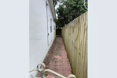 [Address not provided], Hallandale Beach, FL 33009 - Photo 17