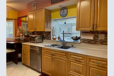 9360 S Chelsea Dr S, Plantation, FL 33324 - Photo 5