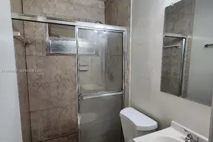 2425 NW 8th Pl, Fort Lauderdale, FL 33311 - Photo 5