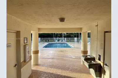 712 W Palm Aire Dr, Pompano Beach, FL 33069 - Photo 25