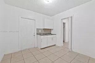 3880 E 8th Ln, Hialeah, FL 33013 - Photo 13