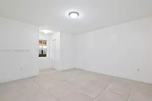 3880 E 8th Ln, Hialeah, FL 33013 - Photo 17