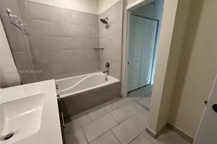 8265 NW 41st St, Doral, FL 33166 - Photo 9