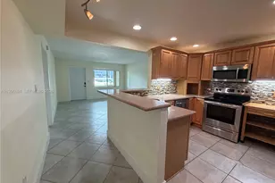 2115 NE 37th Dr, Fort Lauderdale, FL 33308 - Photo 1