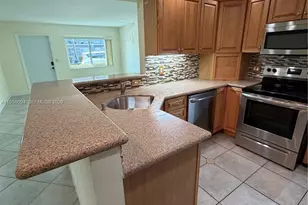 2115 NE 37th Dr, Fort Lauderdale, FL 33308 - Photo 1