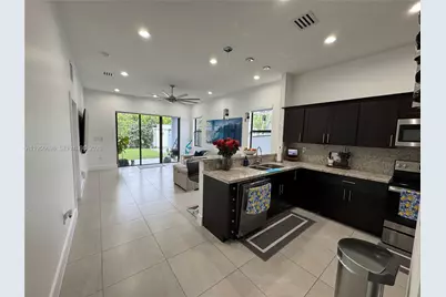 885 NE 3rd Ave, Homestead, FL 33030 - Photo 7