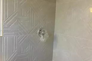 270 NE 191st St, Miami, FL 33179 - Photo 15