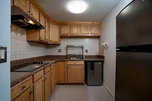 606 W 81st St, Hialeah, FL 33014 - Photo 7