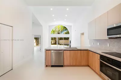 10831 SW 152nd Ct, Miami, FL 33196 - Photo 5