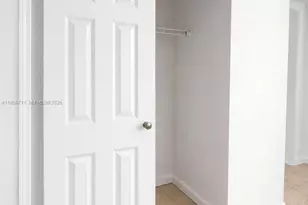 3610 Yacht Club Dr, Aventura, FL 33180 - Photo 21