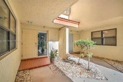 3405 Emerald Oaks Dr #207, Hollywood, FL 33021 - Photo 3