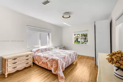 9457 Carlyle Ave, Surfside, FL 33154 - Photo 13