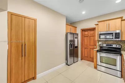 9457 Carlyle Ave, Surfside, FL 33154 - Photo 9