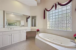 109 SW 128th Ave, Plantation, FL 33325 - Photo 9