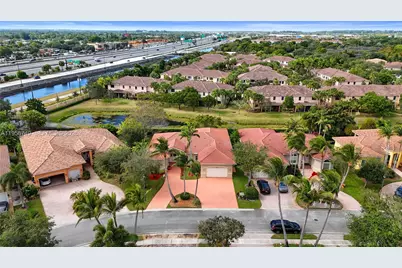 109 SW 128th Ave, Plantation, FL 33325 - Photo 5