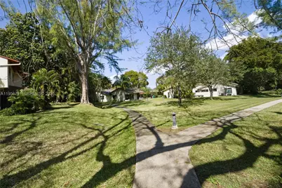 3404 Cherry Garden Cir #154, Lauderhill, FL 33319 - Photo 23