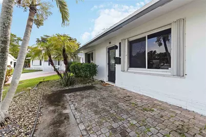 2502 NW 48th St, Tamarac, FL 33309 - Photo 3