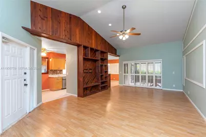 9360 S Chelsea Dr S, Plantation, FL 33324 - Photo 9