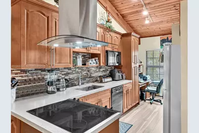 2350 Elm Ct, Pembroke Pines, FL 33026 - Photo 35