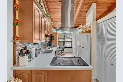 2350 Elm Ct, Pembroke Pines, FL 33026 - Photo 37