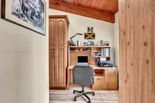 2350 Elm Ct, Pembroke Pines, FL 33026 - Photo 5