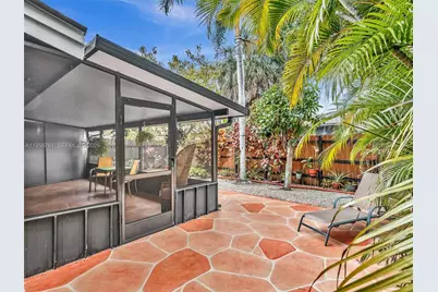 2350 Elm Ct, Pembroke Pines, FL 33026 - Photo 27