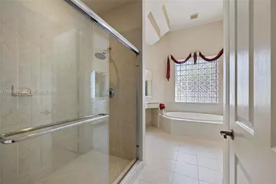 109 SW 128th Ave, Plantation, FL 33325 - Photo 11