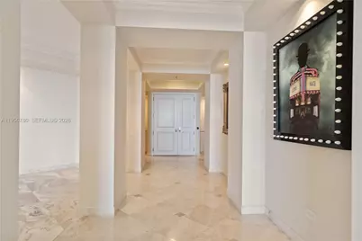 808 Brickell Key Dr #3304, Miami, FL 33131 - Photo 9