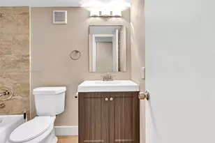 400 Commodore Dr, Plantation, FL 33325 - Photo 29