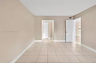 400 Commodore Dr, Plantation, FL 33325 - Photo 23