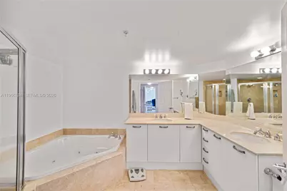 2001 N Ocean Blvd #1002, Fort Lauderdale, FL 33305 - Photo 27