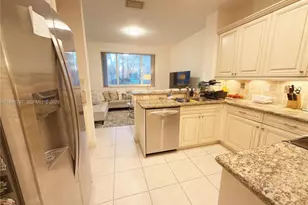 1122 SW 158th Ave, Pembroke Pines, FL 33027 - Photo 5