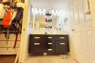 1122 SW 158th Ave, Pembroke Pines, FL 33027 - Photo 9