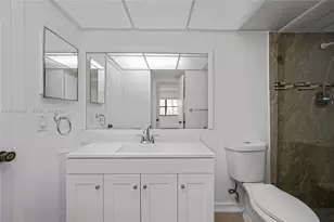 200 Lakeview Dr, Weston, FL 33326 - Photo 19