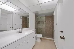 200 Lakeview Dr, Weston, FL 33326 - Photo 17