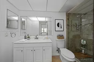 200 Lakeview Dr, Weston, FL 33326 - Photo 7