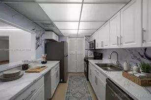 200 Lakeview Dr, Weston, FL 33326 - Photo 3