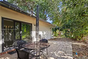 3400 Cherry Garden Cir, Lauderhill, FL 33319 - Photo 17