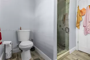 7185 E Tropical Way, Plantation, FL 33317 - Photo 23