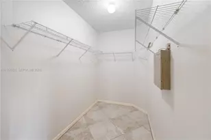 2707 Pinewood Ct, Davie, FL 33328 - Photo 11