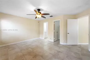 2707 Pinewood Ct, Davie, FL 33328 - Photo 9
