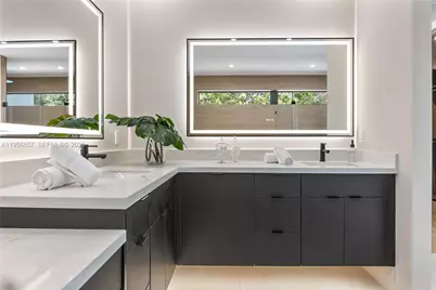 2805 Freeman St, Miami, FL 33133 - Photo 49